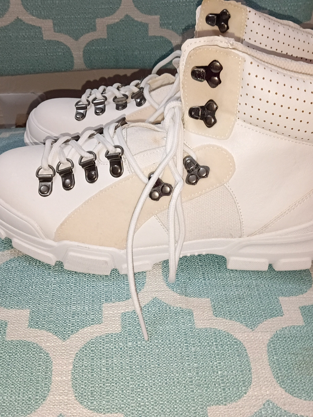 White Women's Lace-Up Ankle Boots